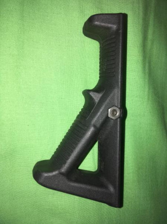 Hola se venden los siguientes accesorios.
Los precios incluyen envio a domicilio por Correos. 

Cargador 02