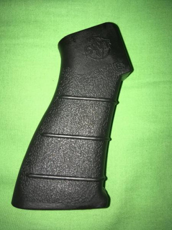 Hola se venden los siguientes accesorios.
Los precios incluyen envio a domicilio por Correos. 

Cargador 21