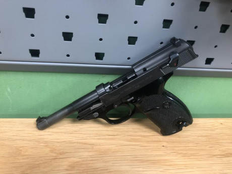 se vende esta arma , walther p38 de armaron de aluminio 
el arma se entrega con su cargador , 

tengo 11