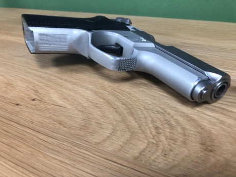 se vende esta pistola s&w 6906 guiada en f ,  tiene desgaste en varias zonas , el cañón por el interior 20