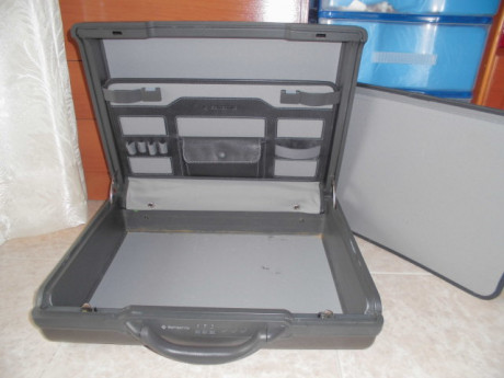 ]VENDIDO, GRACIAS AL FORO profesional Samsonite ideal para desplazarse al campo de tiro, cierre con combinación, 00