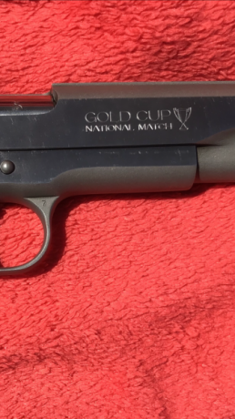 Hola, mi amigo Jacinto vende su Colt Gold Cup , serie 80 calibre 45 ACP, en un muy buen estado. Lleva 22