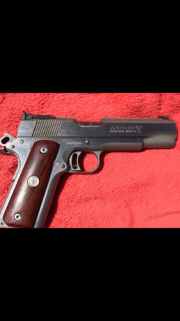 Hola, mi amigo Jacinto vende su Colt Gold Cup , serie 80 calibre 45 ACP, en un muy buen estado. Lleva 20