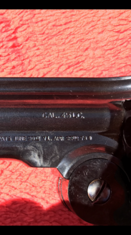 Hola, mi amigo Jacinto vende su flamante revólver Schofield del calibre 45 LC, se puede ver en Valladolid 11