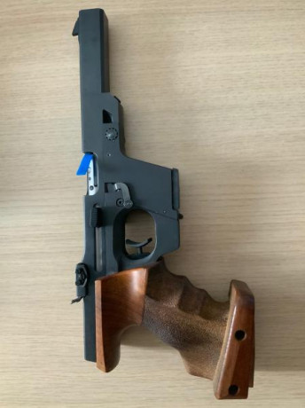 Buenos días,
Vendo WALTHER GSP 22 Lr en EXCELLENTE estado.
Incluye 2 cargadores, maletín de transporte, 00