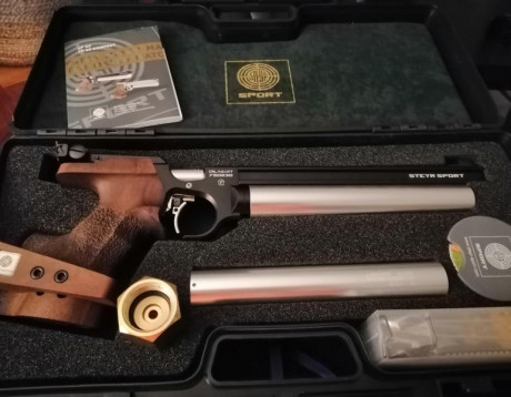 Vendo LP10 comprada en el año 2013, muy poco uso, prácticamente nueva. Talla de la cacha S. Dos bombonas
La 00