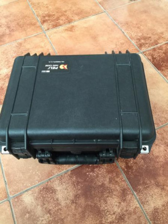 Vendo maletín Peli 1450 para arma corta, telescopio o fotografía.

Homologado para transporte aéreo

Precio 01