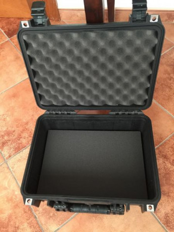 Vendo maletín Peli 1450 para arma corta, telescopio o fotografía.

Homologado para transporte aéreo

Precio 00