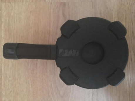 Hola se venden los siguientes accesorios.
Los precios incluyen envio a domicilio por Correos. 

Cargador 42