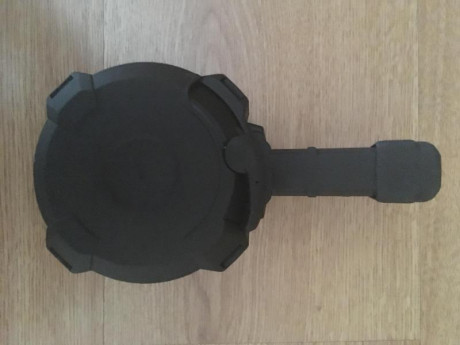 Hola se venden los siguientes accesorios.
Los precios incluyen envio a domicilio por Correos. 

Cargador 41