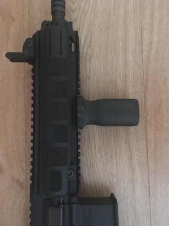 Pongo a la venta a mis dos últimas piezas:

HK416 Comando , con grip delantero Magpul , cubrerailes hk 12