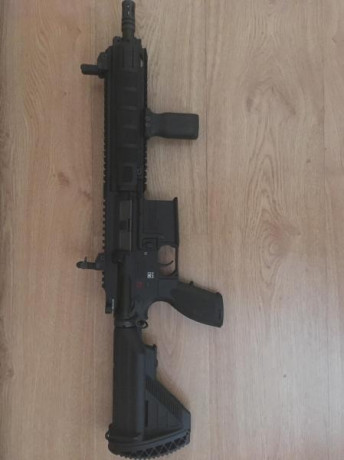Pongo a la venta a mis dos últimas piezas:

HK416 Comando , con grip delantero Magpul , cubrerailes hk 10