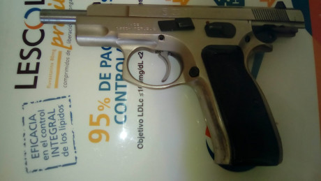 pues lo dicho que se vende pistola cz 75 cromada en muy buen estado por tener que dejar la aficion del 11