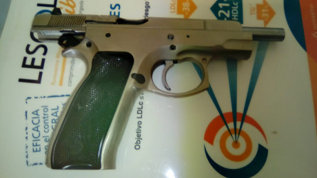 pues lo dicho que se vende pistola cz 75 cromada en muy buen estado por tener que dejar la aficion del 10