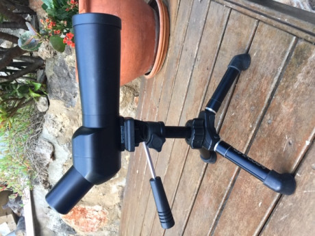 Telescopio Geonaute de 15-60x60 con tripode y tapas de opticas, vendo por dejar la afición.
  50€   01