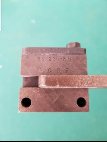 Calibre 45 ojival, con tenaza perfecto estado casi sin uso,85€
Calibre 38/357 semiwacutter, con tenaza, 02