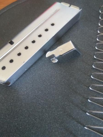 Hola
compraría cargador para la pistola Llama tipo 1911 modelo XI B, uno o dos cargadores, así como un 30