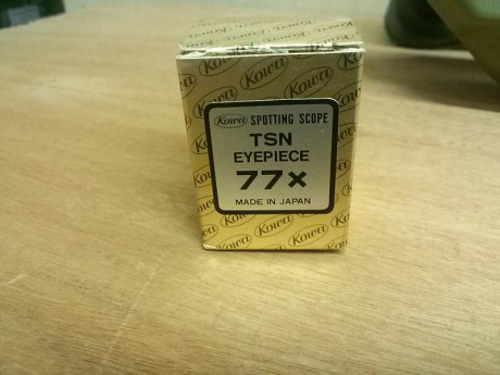 Utilizado en campo de tiro de 300m.
Util para observación y fotografía en la naturaleza.
Dos oculares, 01