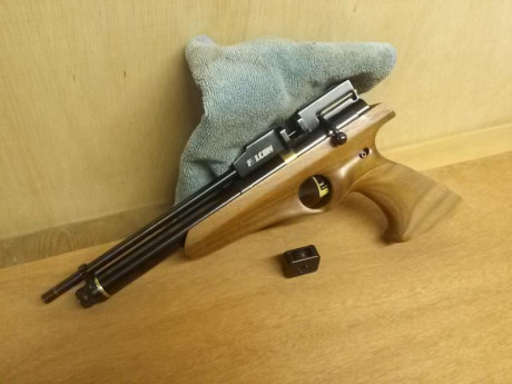 MODELO FN8-WG RAPTOR
CALIBRE 4,5
EN PERFECTO ESTADO DE FUNCIONAMIENTO
SIN MARCAS DE USO A ESCEPCION DEL 00