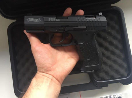 Vendo pistola Walther p99 calibre .43 de CO2 RAM. Muy similar a la real. Incluye maletin, 4 cartuchos 01
