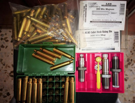 Por haber vendido mi rifle de ese calibre, vendo el siguiente material de recarga:
- Dies de recarga marca 00