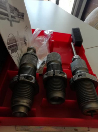 Buenos días

Vendo estos dies Hornady 32 S&W/H&R Series II
Están prácticamente nuevos 
55 euros 02