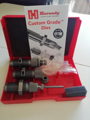 Buenos días

Vendo estos dies Hornady 32 S&W/H&R Series II
Están prácticamente nuevos 
55 euros 00