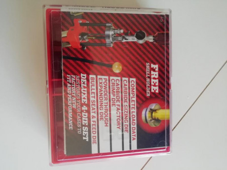 Vendo éstos dies lee de calibre 9 mm
Es el kit deluxe que trae los 4 dies 

Estado casi sin uso como podréis 00