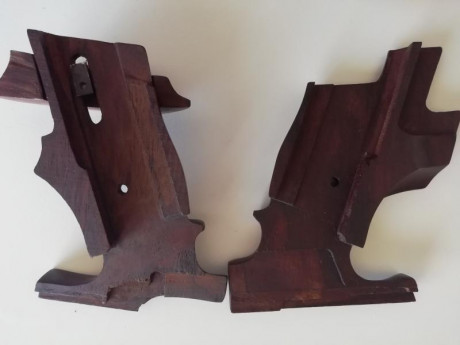 Buenos días..

Pongo en venta esta capricho de cachas 

Se trata de las cachas originales para Baikal 02