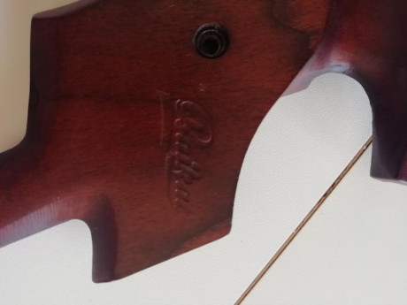 Buenos días..

Pongo en venta esta capricho de cachas 

Se trata de las cachas originales para Baikal 01