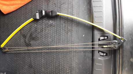 Vendo arco infantil de 10lb de potencia se a usado muy poco ideal para que los niños se inicien. Esta 01