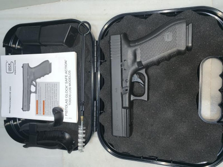 Vendo glock 17 inutilizada ,a estrenar comprada directamente a fábrica  inutilizada sin un arañado sin 02
