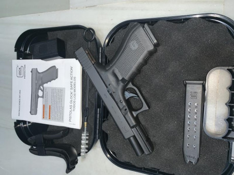 Vendo glock 17 inutilizada ,a estrenar comprada directamente a fábrica  inutilizada sin un arañado sin 01