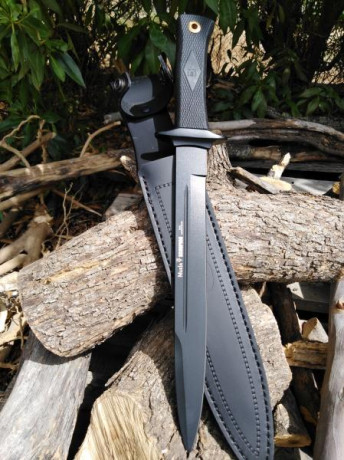 Recientemente me han regalado un Muela Scorpion 26W, mi intencion es usarle como cuchillo de caza - remate 60