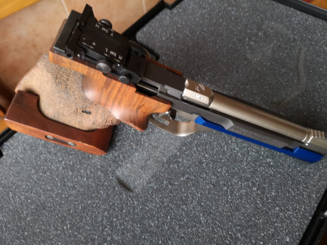 Pues eso vendo feinwerkbau lit (la azul) caja con todos sus útiles y talla M en un estado impecable sin 21