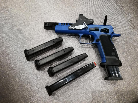 Vendo pistola de Open marca Tanfoglio modelo DOMINA del calibre 38.

La pistola se vende con los siguientes 00