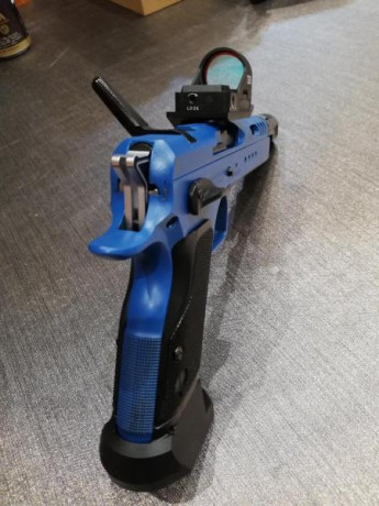Vendo pistola de Open marca Tanfoglio modelo DOMINA del calibre 38.

La pistola se vende con los siguientes 11