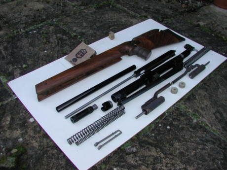 Bueno, para animar el foro un poco, propongo colgar fotos de dianas y arma usada para ello, pudiendo ser 171