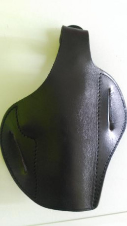 Se vende funda riñonera de cuero para Star 30 M o Beretta 92 FS, de la marca Roal, sin uso. Entrega en 02