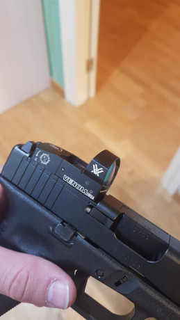 Buenas tardes compañeros,

Se vende Glock 17 gen 5 Mos, con un Red dot Vortex Venom de 3 Moa y unas alzas 00