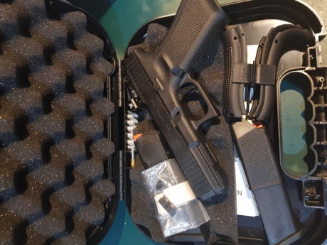 Buenas tardes compañeros,

Se vende Glock 17 gen 5 Mos, con un Red dot Vortex Venom de 3 Moa y unas alzas 40