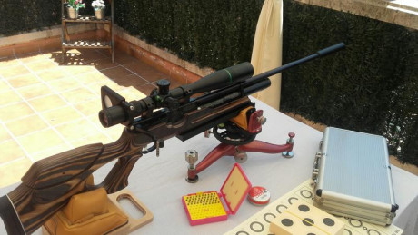 Bueno, para animar el foro un poco, propongo colgar fotos de dianas y arma usada para ello, pudiendo ser 110