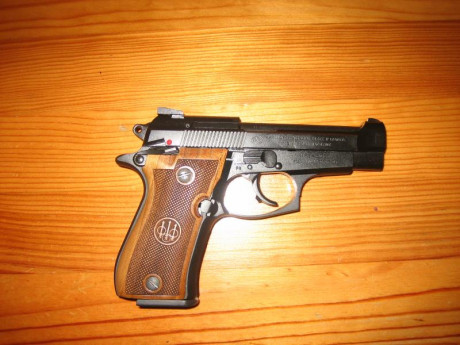 Hola. Vendo éste arma impecable, dos cargadores de 12 disparos +1, estuche y accesorios originales. está 01