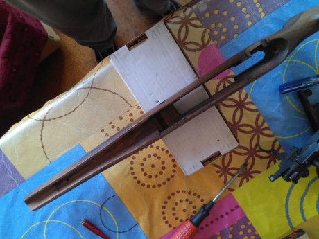 Vendo esta culata, en realidad no se para que arma es, el armero al que se la compre la tenia tirada y 10