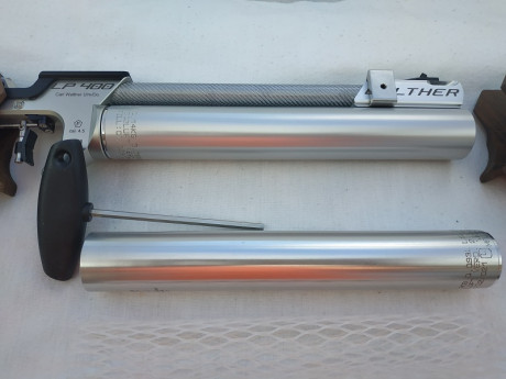Se vende Pistola aire  Walther LP 400, con dos cachas y bombonas, muy poco uso. Por abandono modalidad.
Precio 00