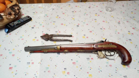 Hola.Alguien podría decirme algo sobre la marca de esta pistola. 00