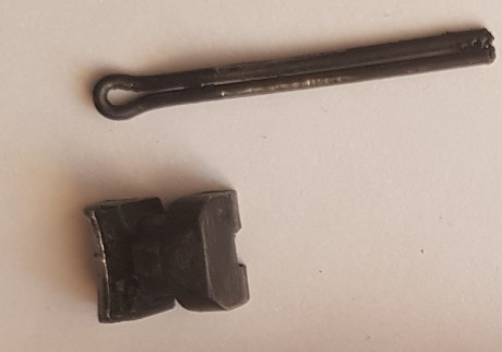 Compro uña extractora y muelle de la cabeza de cierre de Cetme 307 W.
Gracias.

 20190621_202208.jpg 

 00