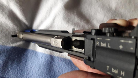 Pistola en perfecto estado con maletin original y 2 cargadores y llaves y libro.La pistola va muy bien,que 50