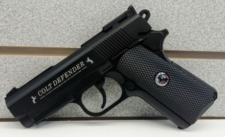 Vendo mi pistola de perdigones Colt Defender fabricada por Umarex con licencia de Colt.
Toda de metal, 02