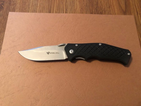 Vendo navaja nueva Steel Will Druid 291.

Hoja de 9,9 cm. Acero Bohler N690 Co. Cachas en nylon-fibra. 01